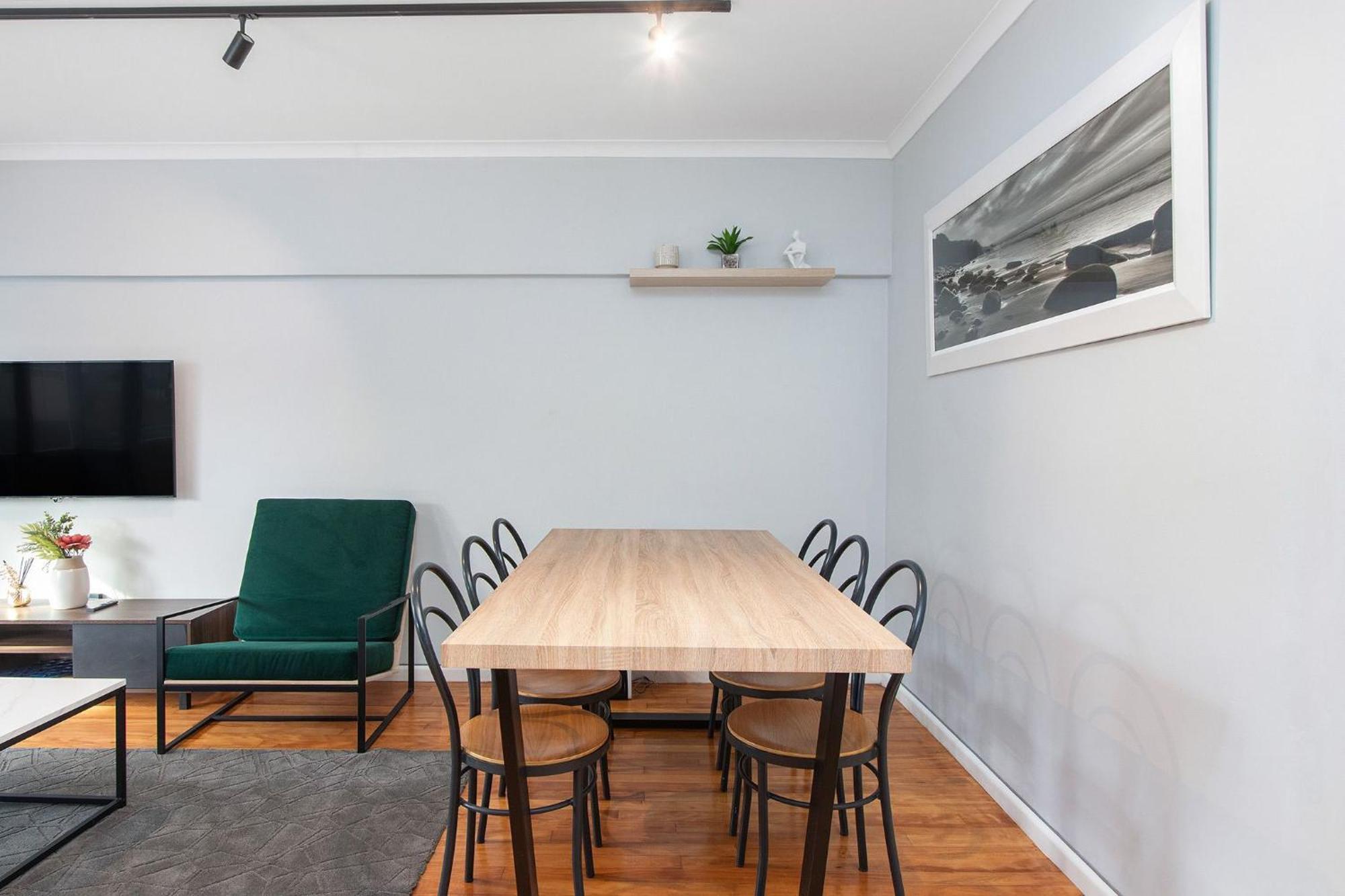 Ellerton Mansions 9 Apartment